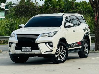 TOYOTA FORTUNER 2.4 V 2WD ปี 2017 ไมล์ 17x,xxx Km